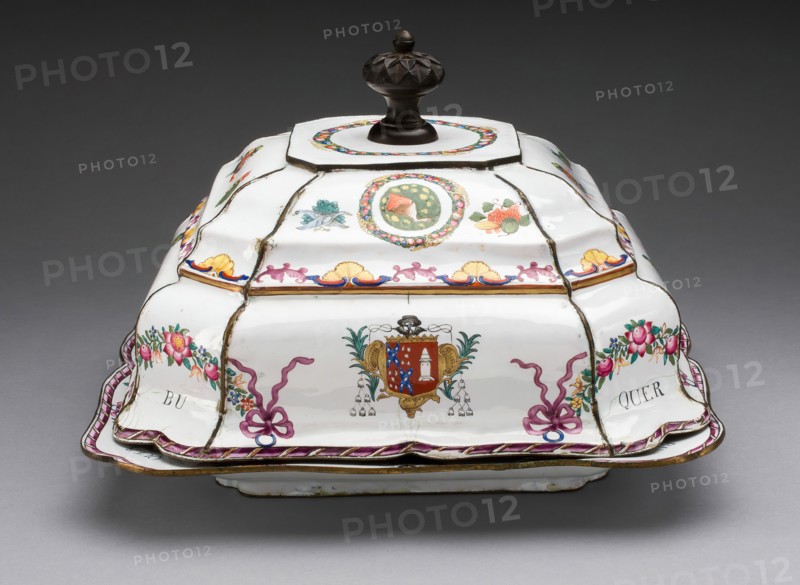 Covered Dish, Junyao, c. 1765, Qing dynasty (1644-1911), Qianlong reign mark and period (1736-95). Creator: Junyao Porcelain.
