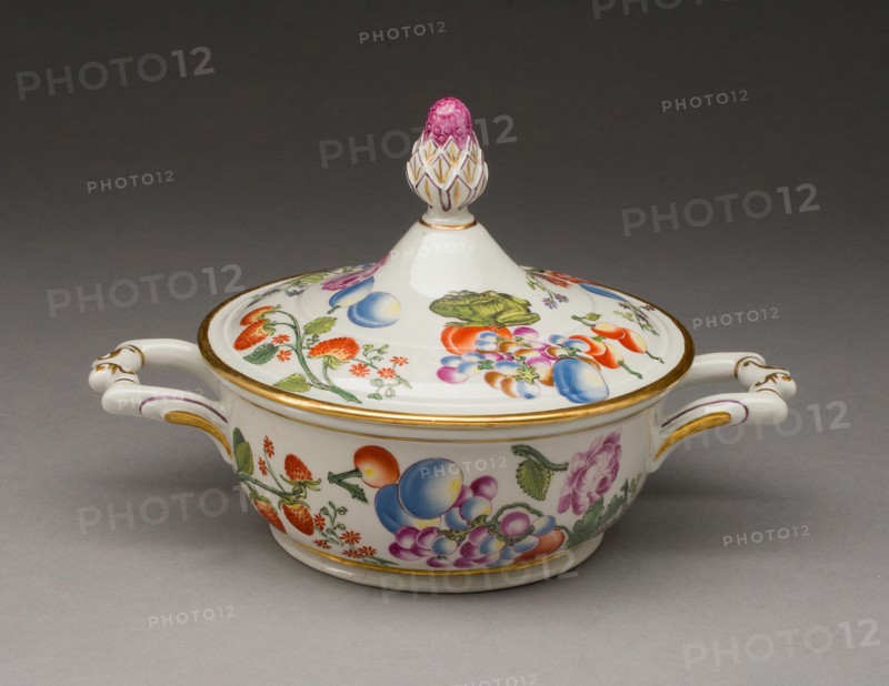 Covered Bowl, Vienna, c. 1735. Creator: Du Paquier Porcelain Manufactory.