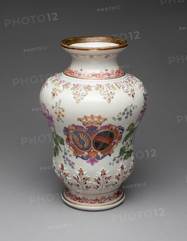 Vase, Vienna, c. 1730. Creator: Du Paquier Porcelain Manufactory.