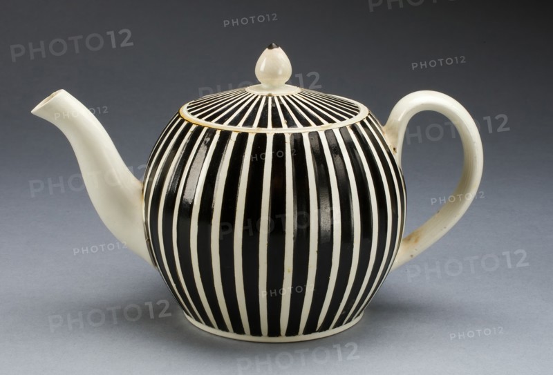 Teapot, Leeds, c. 1780. Creator: Unknown.