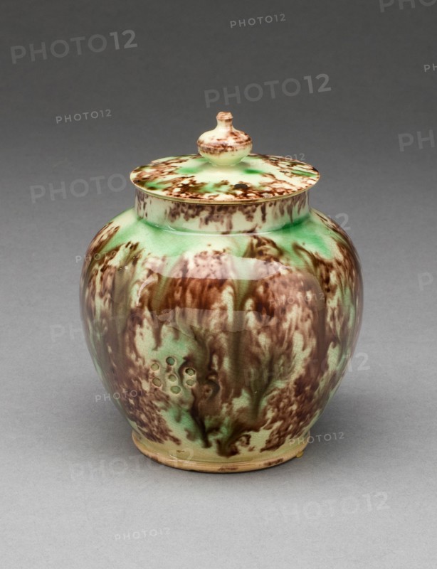 Tea Caddy, Staffordshire, 1740/50. Creator: Staffordshire Potteries.