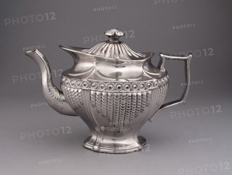 Teapot, Staffordshire, c. 1820. Creator: Staffordshire Potteries.