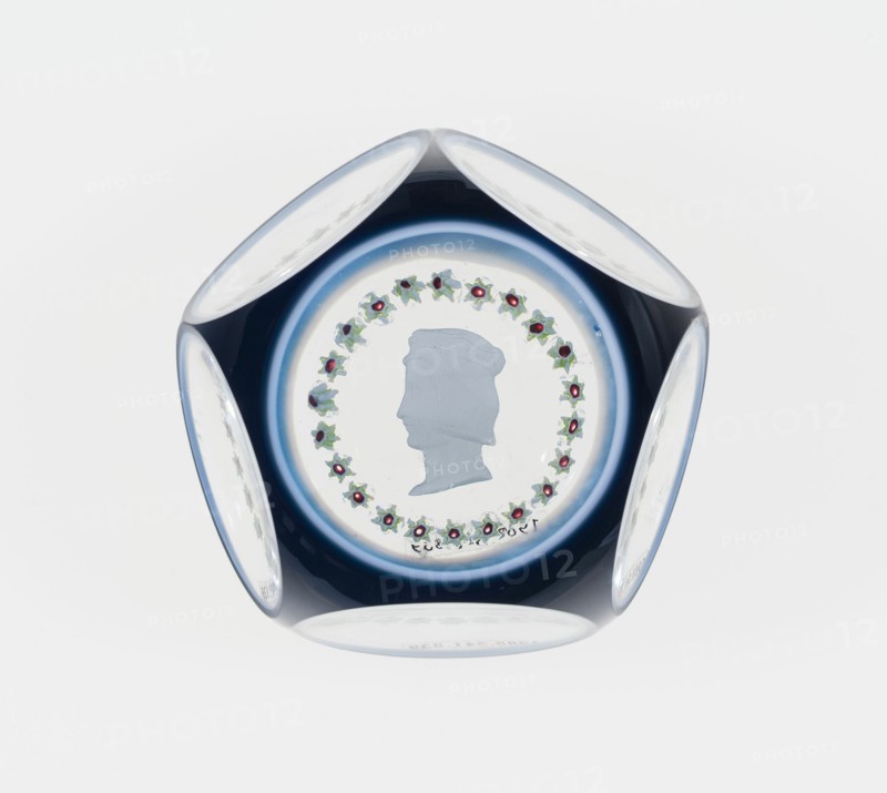 Paperweight, France, Mid 19th century. Creator: Saint-Louis Glassworks.