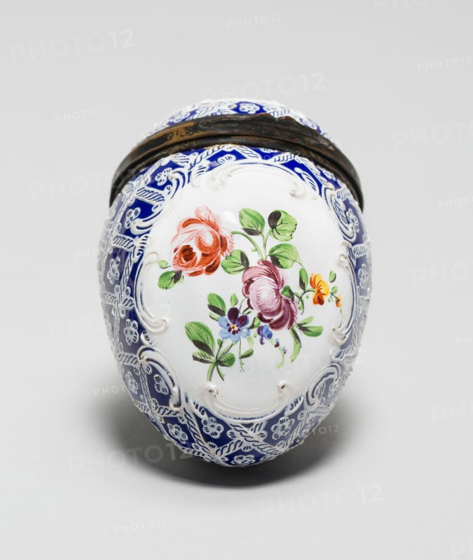 Egg-Shaped Box, England, c. 1755. Creator: Staffordshire Potteries.