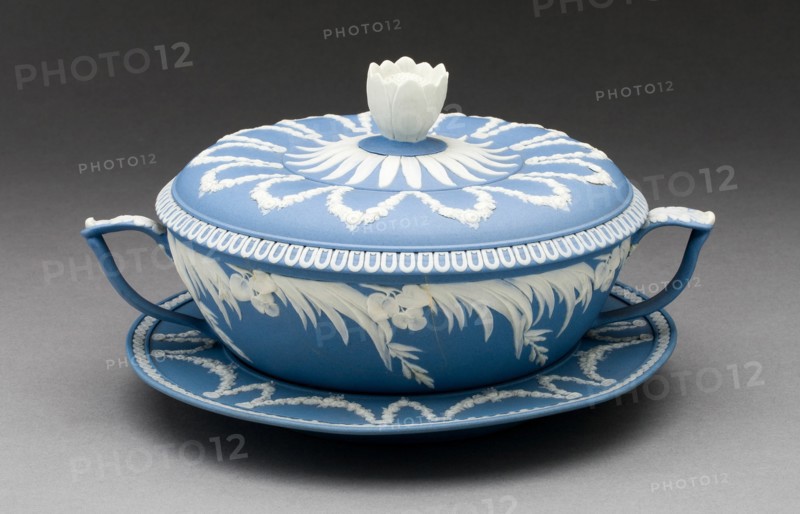 Covered Dish and Plate, Burslem, c. 1800. Creator: Wedgwood.
