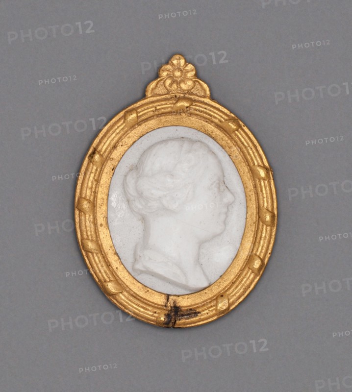 Cameo with Head of a Woman, Burslem, Late 18th century. Creator: Wedgwood.