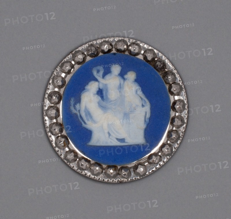 Button with Sacrifice to Hygieia, Burslem, Late 18th century. Creator: Wedgwood.