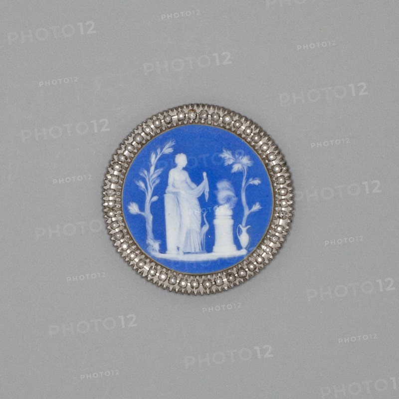 Button with Offering of Victory, Burslem, Late 18th century. Creator: Wedgwood.