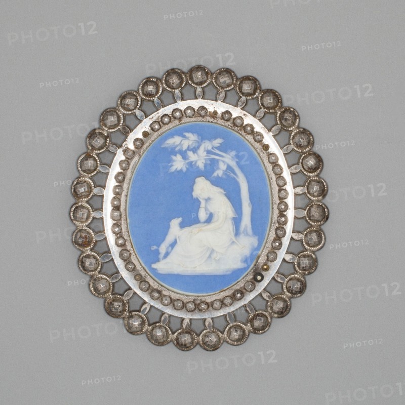 Medallion with Woman and Dog, Burslem, Late 18th century. Creator: Wedgwood.
