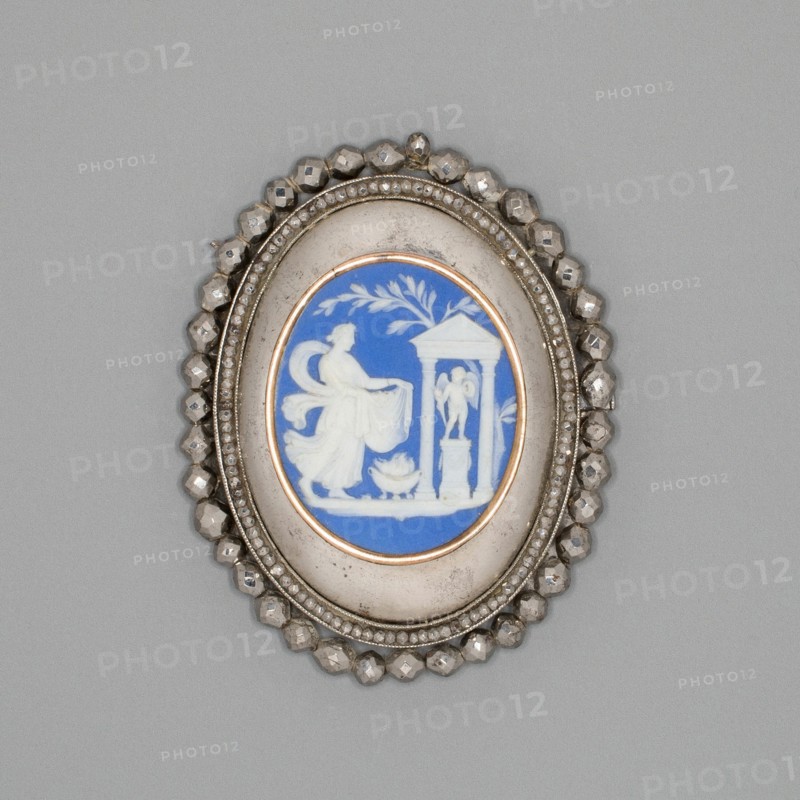 Medallion with Sacrifice to Hymen, Burslem, Late 18th century. Creator: Wedgwood.