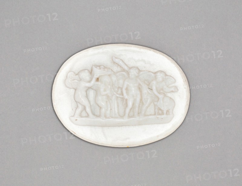Medallion with Marriage of Cupid and Psyche, Burslem, Late 18th century. Creator: Wedgwood.