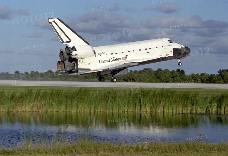 STS-86 Landing, Florida, USA, 1997. Creator: NASA.