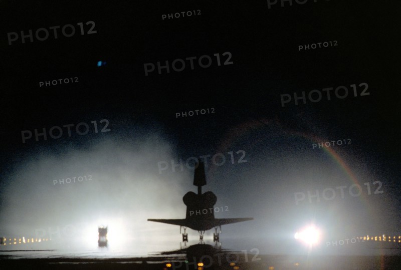 STS-93 landing, Kennedy Space Center, Florida, USA, July 27, 1999. Creator: NASA.