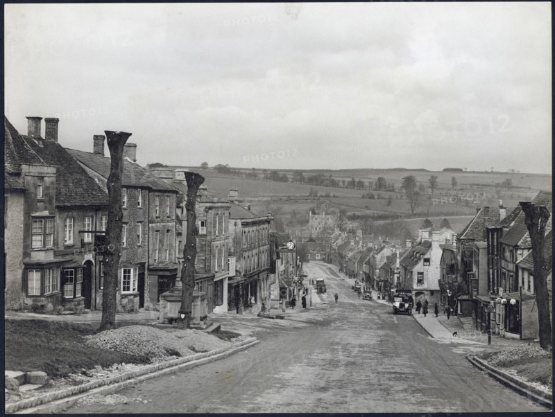 High Street, Burford, West Oxfordshire, Oxfordshire, 1925-1935. Creator: Unknown.