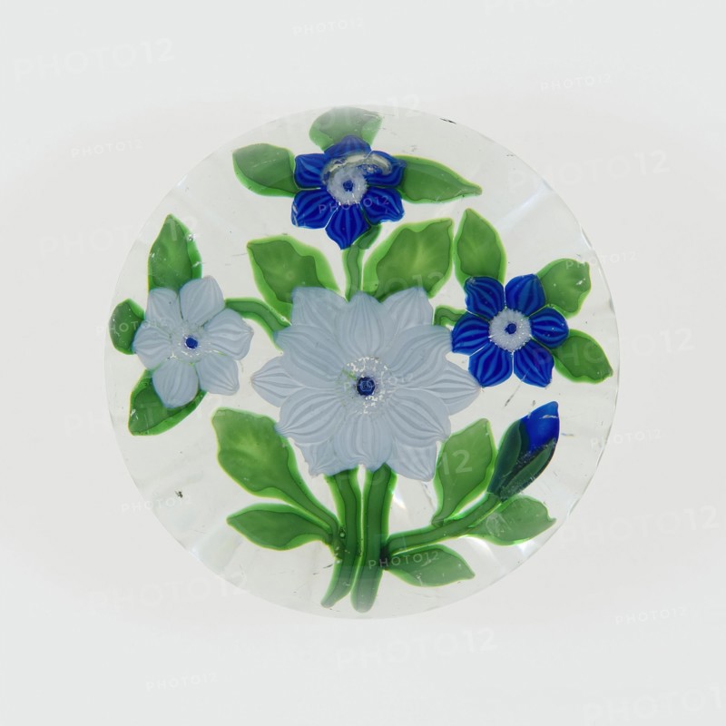 Paperweight, Lunéville, c. 1848-55. Creator: Baccarat Glasshouse.