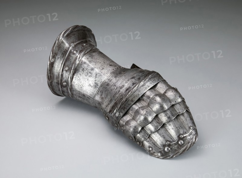 Mitten Gauntlet for the Right Hand, Flanders, c. 1520/30. Creator: Unknown.