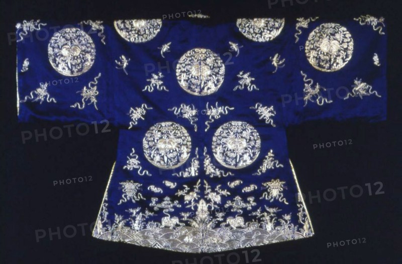 Woman's Waitao (Semiformal Domestic Surcoat), China, Qing dynasty (1644-1911), 1875/1900. Creator: Unknown.