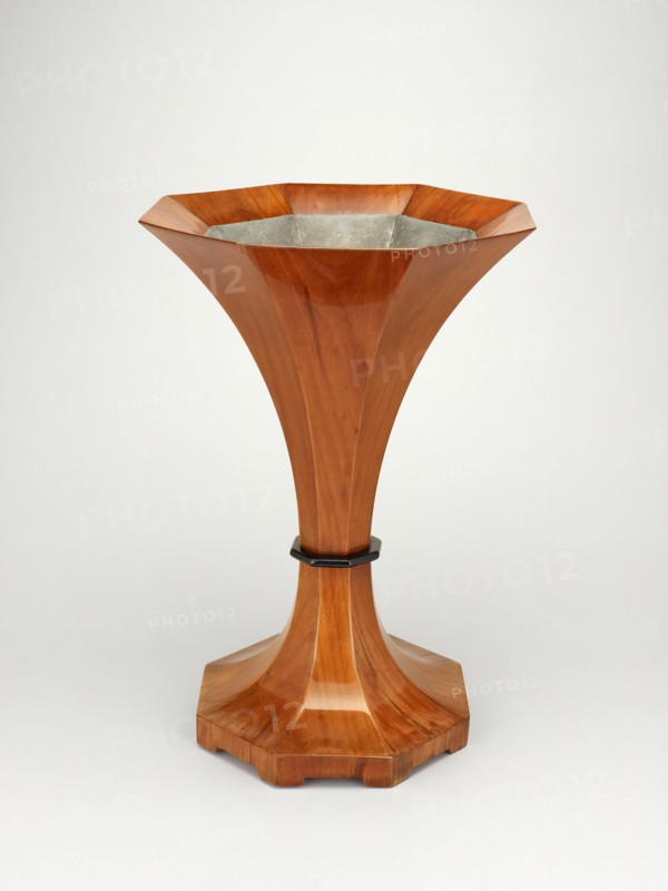 Spittoon, , c. 1820.