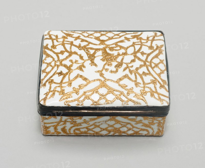 Snuff Box, Meissen, c. 1740.