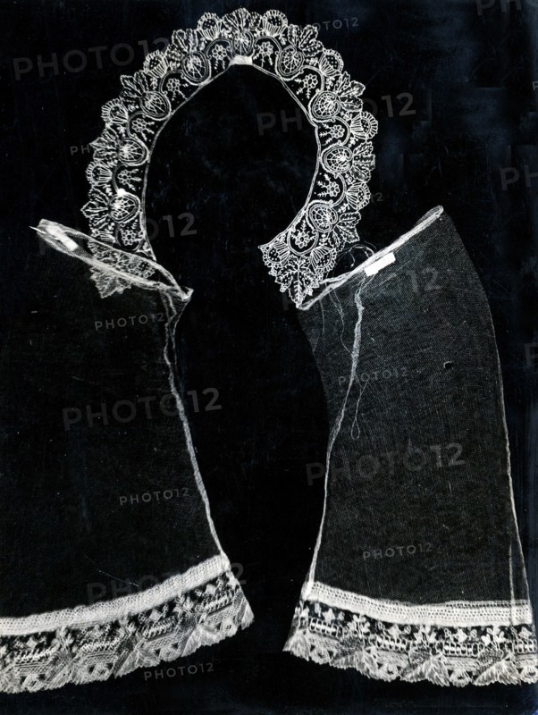 Collar, Belgium, 1860s.