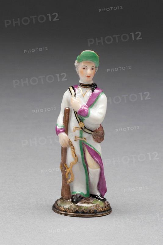 Scent Bottle: Huntsman, Ludwigsburg, c. 1775.
