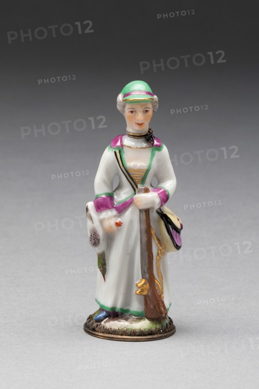 Scent Bottle: Huntswoman, Ludwigsburg, c. 1775.
