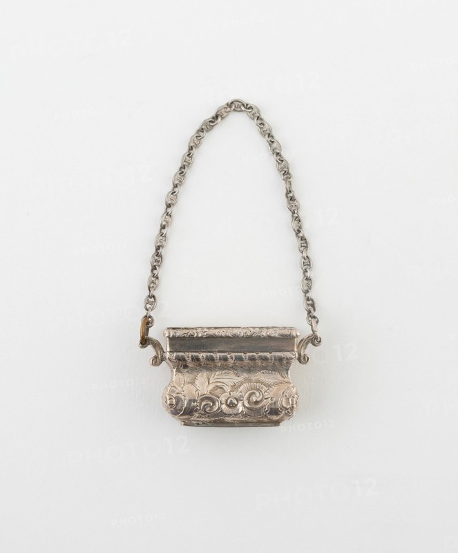 Purse-Shaped Vinaigrette with View of Windsor Castle, Birmingham, 1843/44.