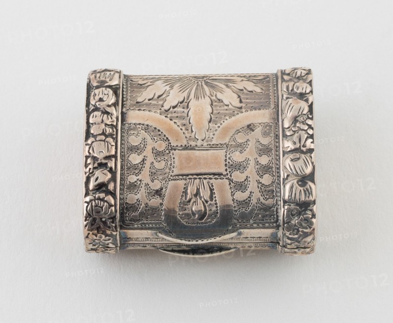 Purse-Shaped Vinaigrette, Birmingham, 1818/19.