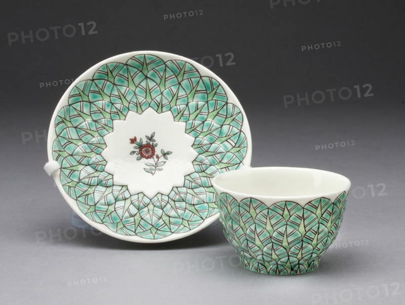 Teabowl and Saucer, Saint-Cloud, c. 1720.