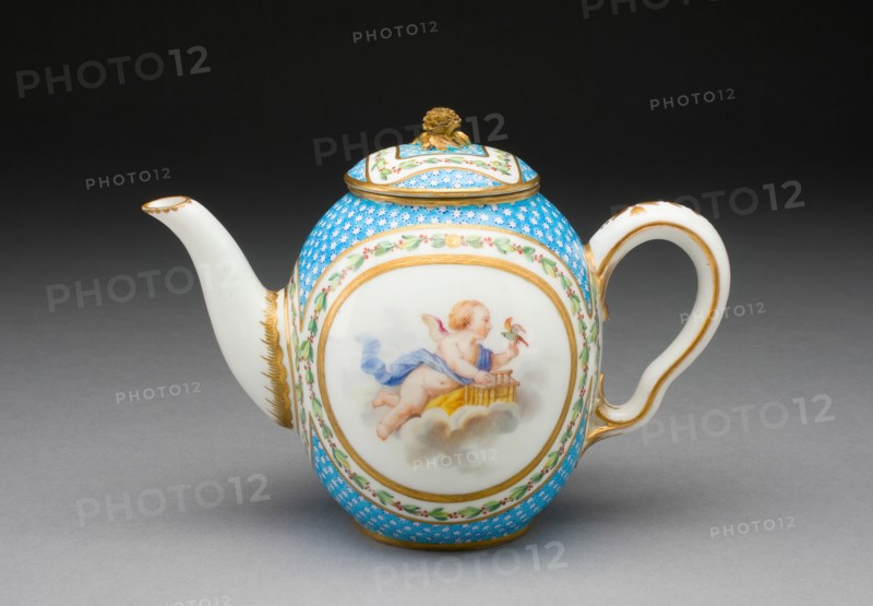 Teapot (from a tea service), Sèvres, 1770.