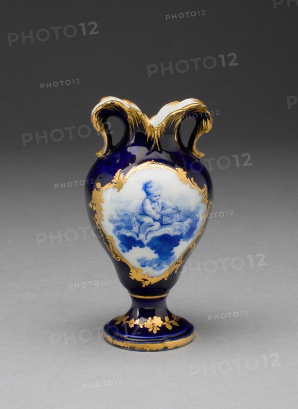 Vase (Vase à Oreilles), Vincennes, c. 1754.