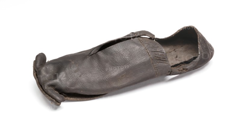 Shoe, England, 16th century.