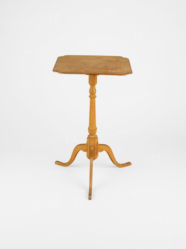 Stand, 1800/15. Attributed to Samuel Dunlap.