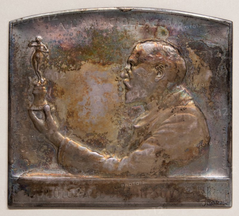 Medal portraying Delacour, 1899.