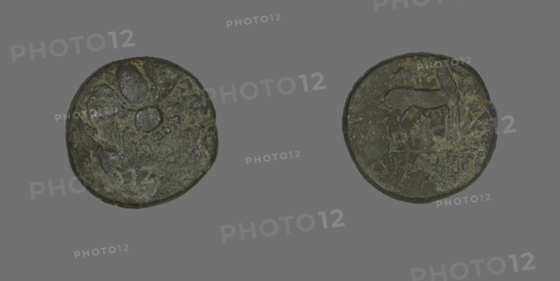 Coin Depicting a Wreath, 202-133 BCE.