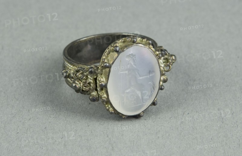 Finger Ring with Intaglio Depicting Zeus, 1st-2nd century.