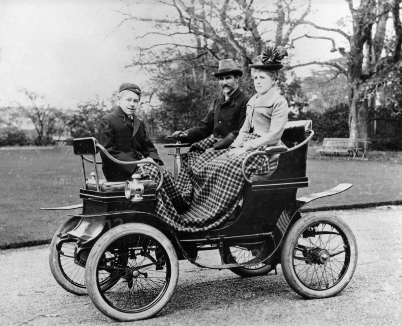 1901 De Dion Bouton voiturette vis a vis. Creator: Unknown.