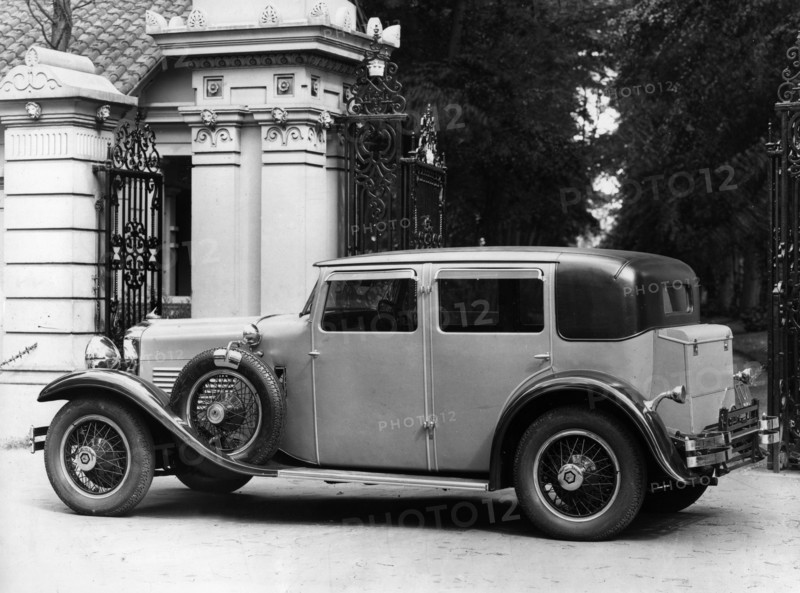1929 Stutz Straight 8 saloon with coachwork by Weymann. Creator: Unknown.