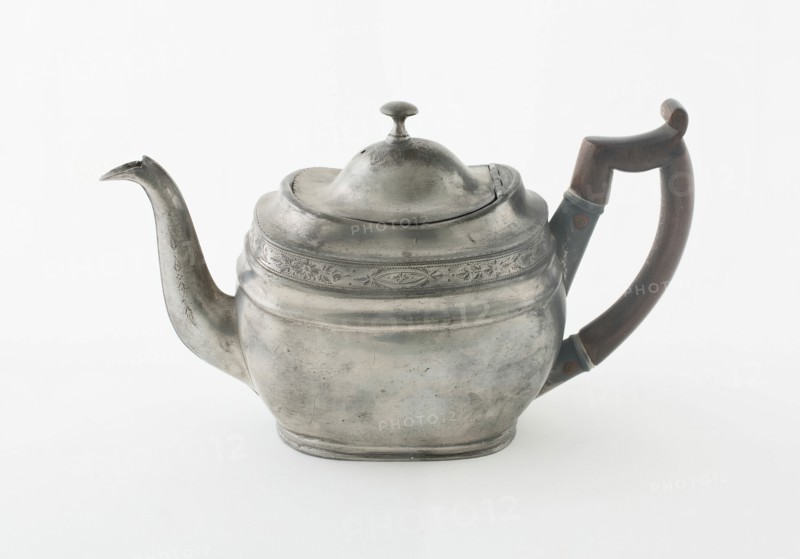 Teapot, Birmingham, c. 1820. Creator: Birch and Villers (John Birch and William Villers).