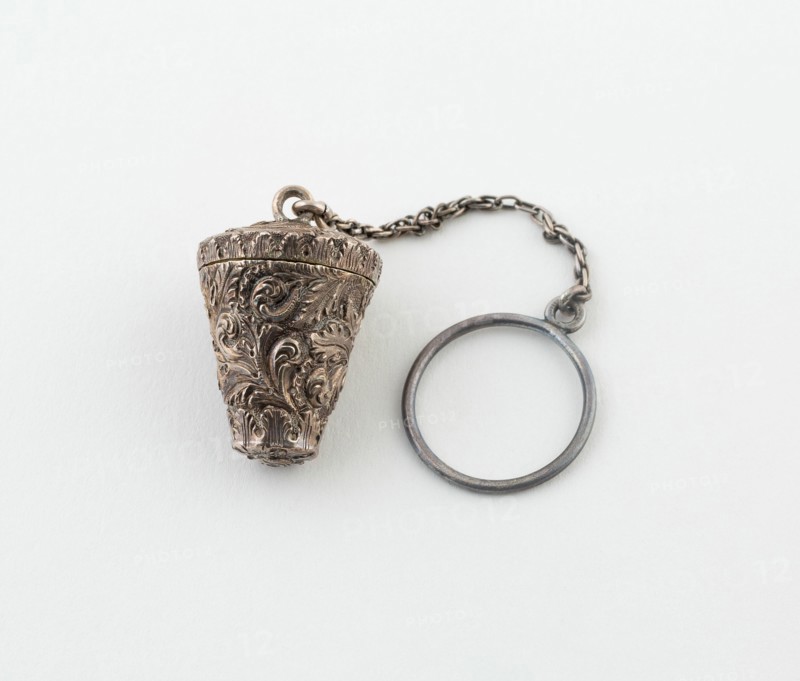 Thimble-Shaped Vinaigrette, England, c. 1840. Creator: Unknown.