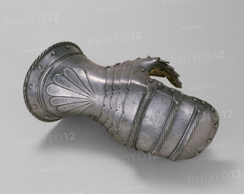 Mitten Gauntlet for the Right Hand, Innsbruck, c. 1530/40. Creator: Jörg Seusenhofer.