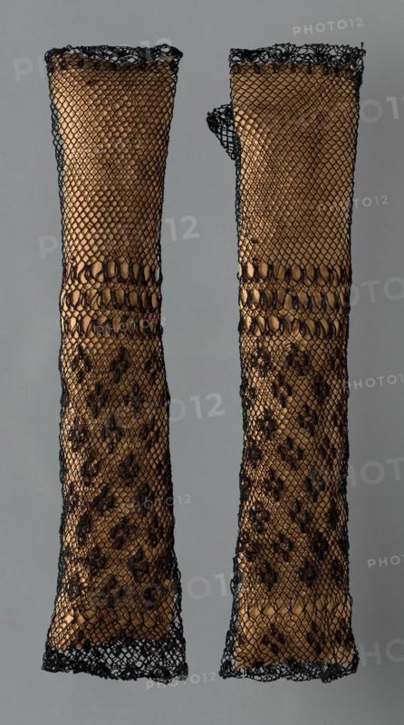 Pair of Mittens, Europe, 1825/75. Creator: Unknown.