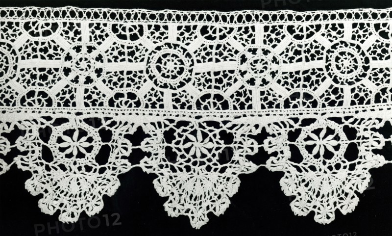 Border, Italy, 1601/25 (needlelace); 1625/50 (points). Creator: Unknown.