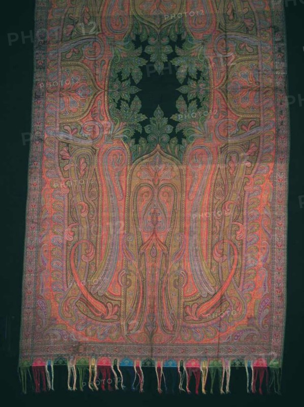 Shawl, Norwich, 1860s. Creator: Clabburn, Sons and Crisp.