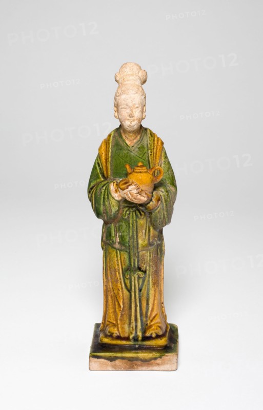 Attendant Holding a Teapot, Ming dynasty (1368-1644). Creator: Unknown.