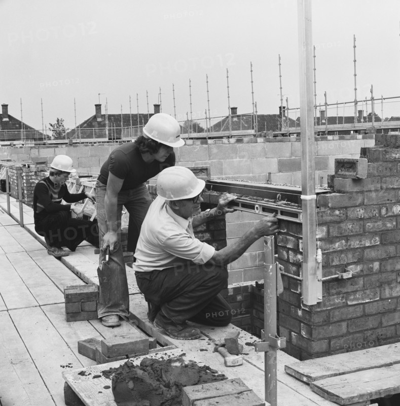 Furzehill Road, Borehamwood, Elstree and Borehamwood, Hertsmere, Hertfordshire, 20/09/1976. Creator: John Laing plc.
