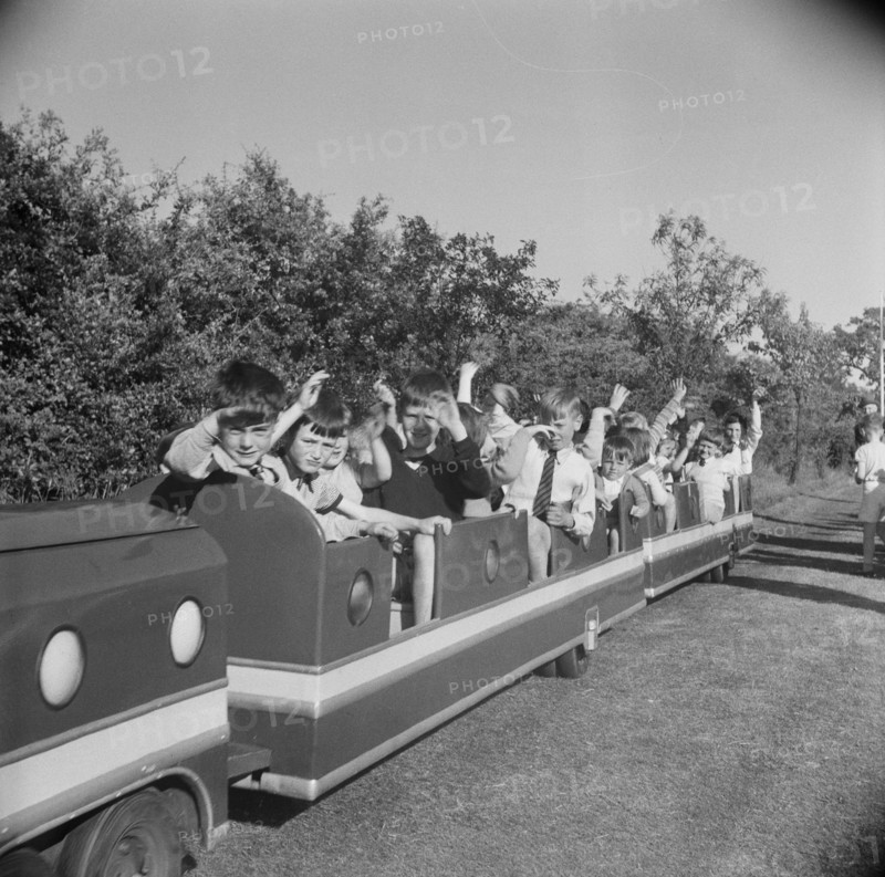 Laing Sports Ground, Rowley Lane, Elstree, Barnet, London, 18/06/1955. Creator: John Laing plc.