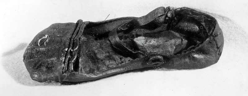 Child's Shoe, England, 16th century.