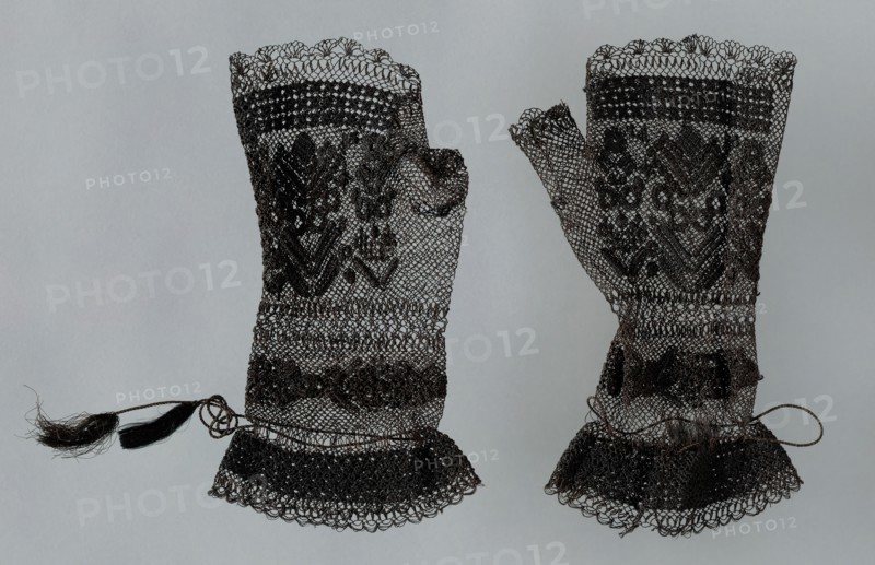 Pair of Mittens, England, c. 1850.
