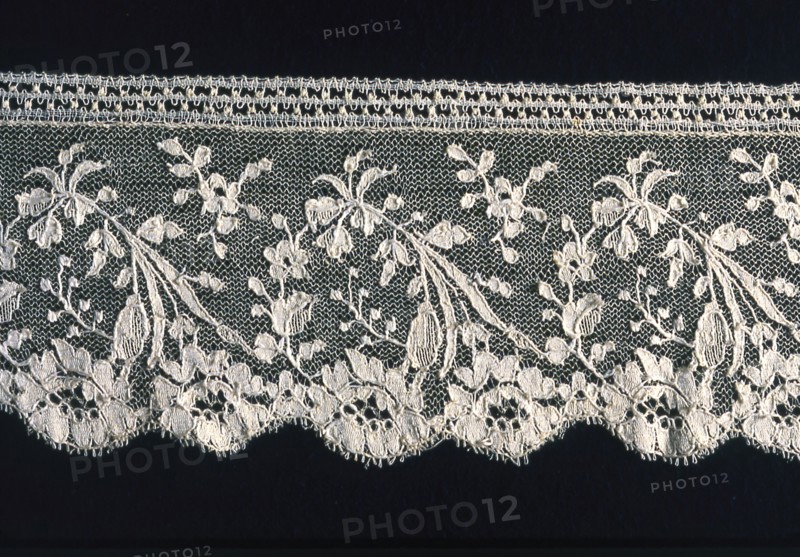 Shaped Border, England, 1860s/80s.